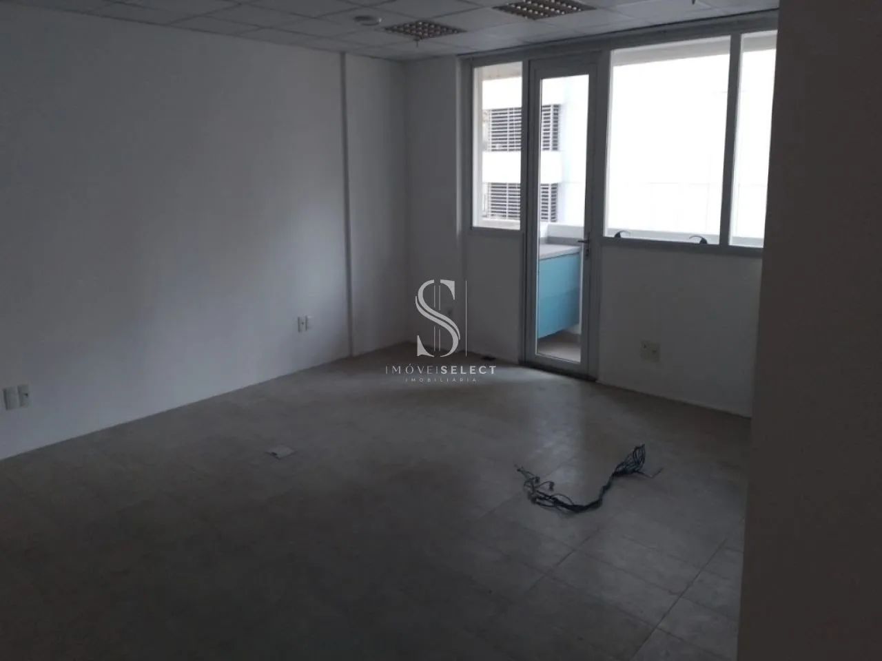 Sala com 2 Vagas e com 80M² em Pinheiros - São Paulo