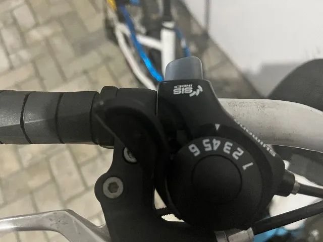 Bicicleta menina aro 20 - Foto 2