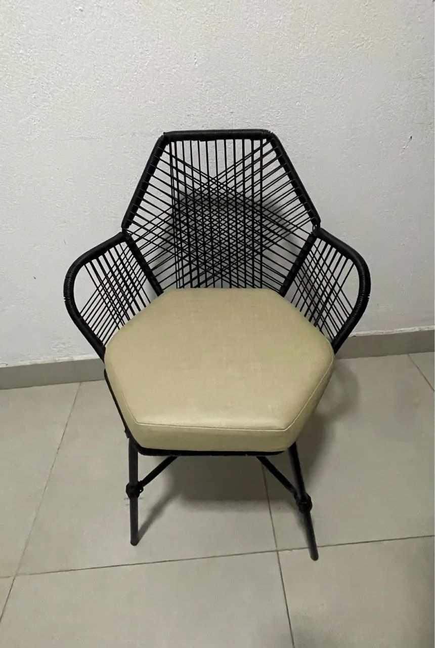 Cadeira balanço  / Conjunto mesa com cadeiras - Foto 4