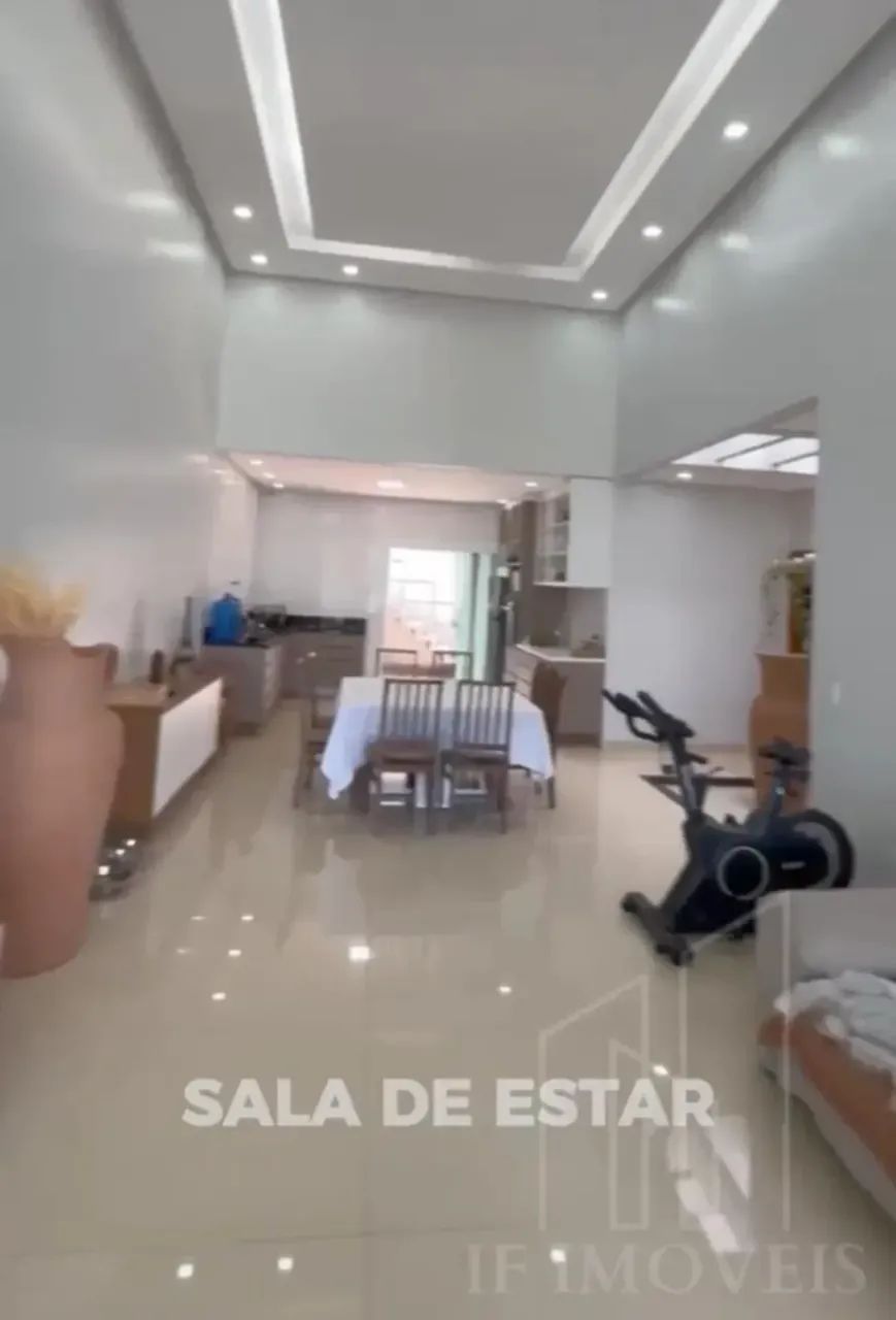 Centro / Prédio Comercial / 9 8 2 2 3 8 9 7 3