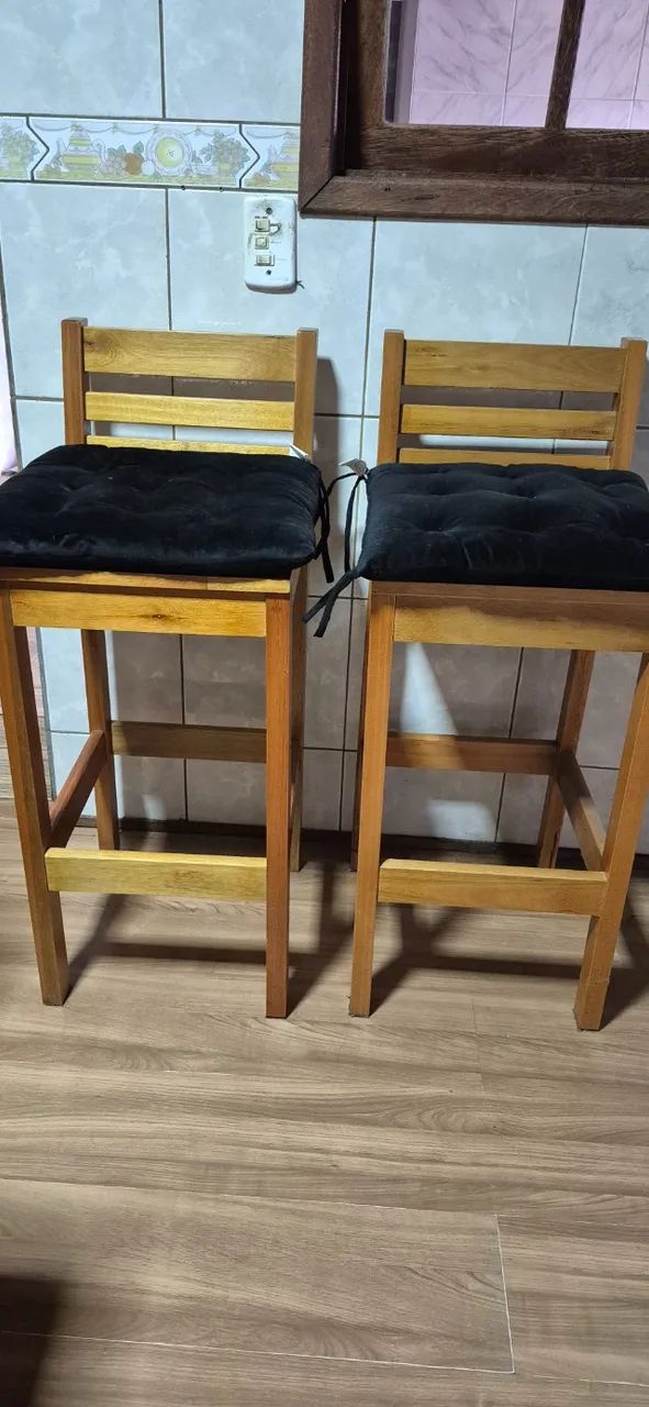Banquetas de madeira 