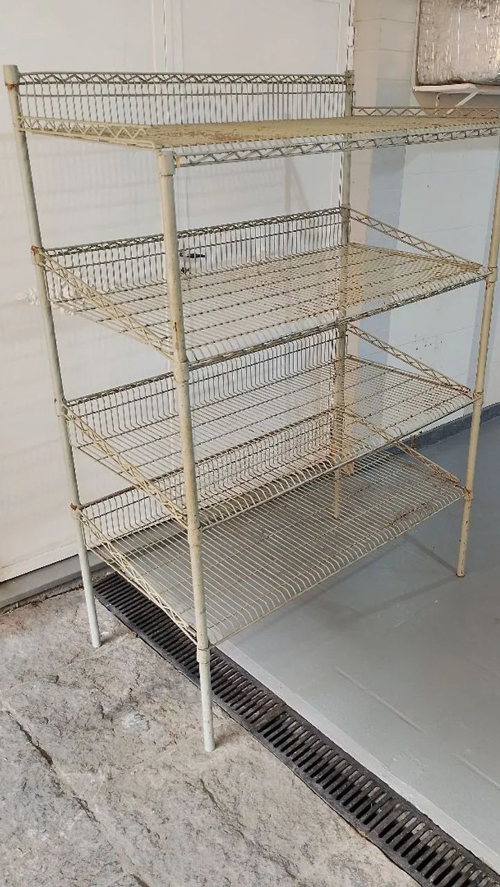 ESTANTE DE AÇO 