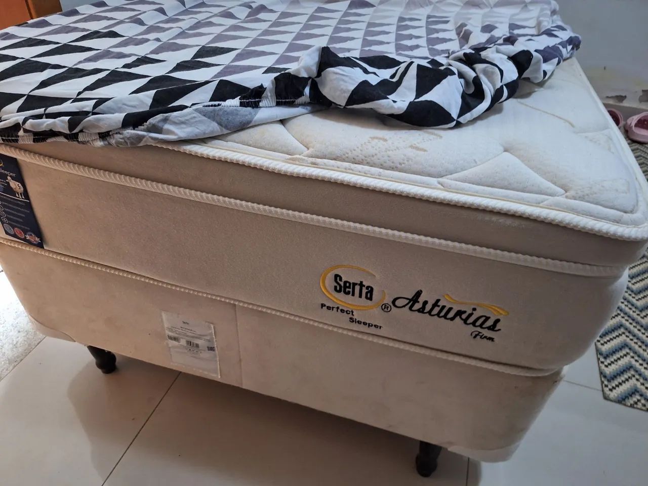 Cama de solteiro com cama reserva 