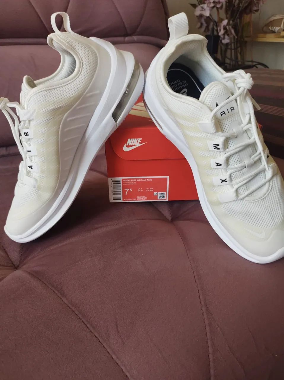 Tênis Nike Air max axis - feminino 
