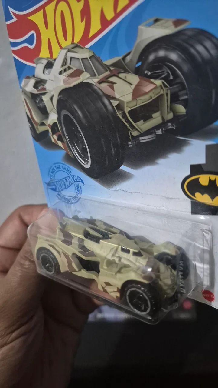 Hot Wheels Batman premium e basica - Foto 5