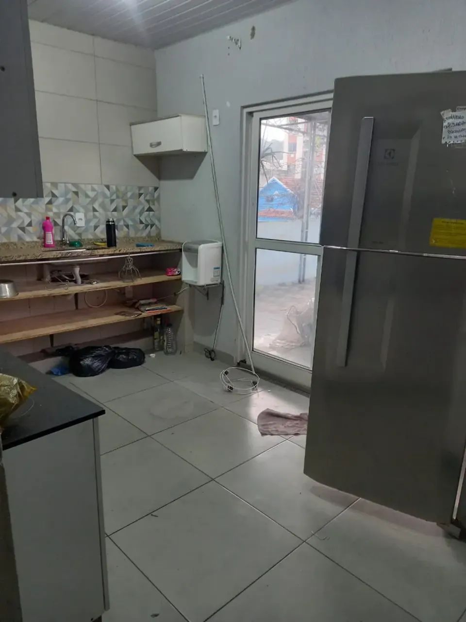 CONFIRA! CASA BEM LOCALIZADA PRÓXIMO DE COMÉRCIO E TRANSPORTE!! - Foto 5