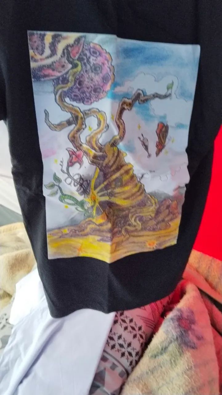 Camiseta exclusiva com cópia de desenho estampa. - Foto 3