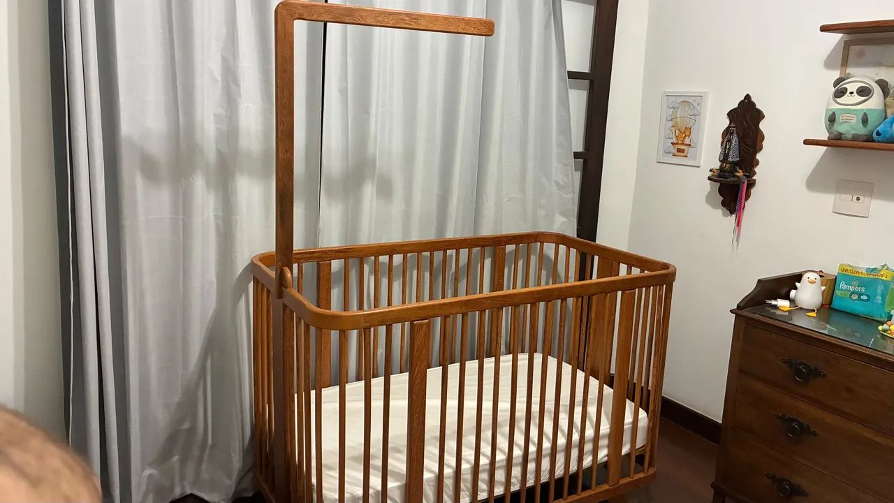 Berço de madeira maciça sob medida - Nunca Usado
