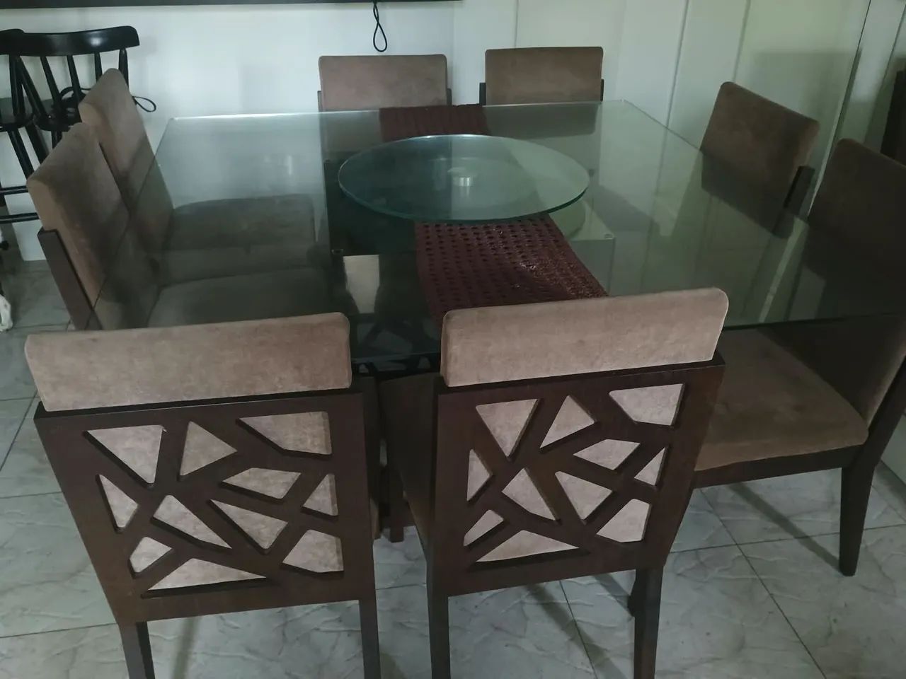 Mesa de vidro com base de madeira com aparador  - Foto 5