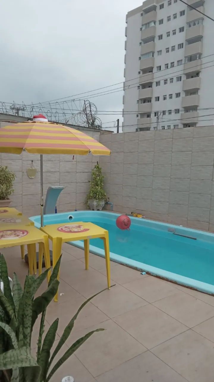 Casa com piscina GUilhermina