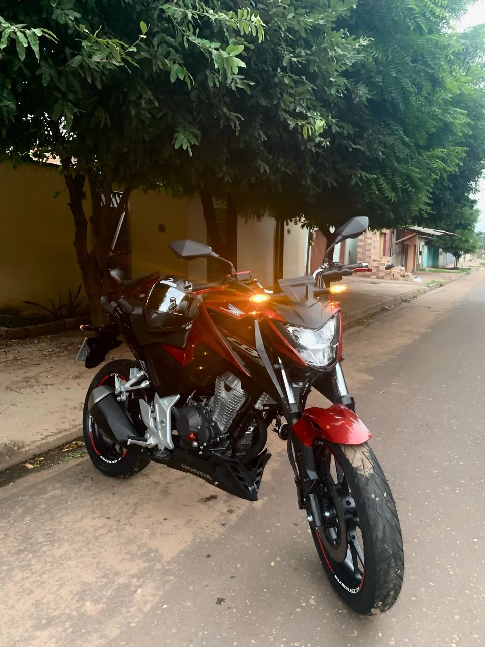 CB300f  - Foto 2