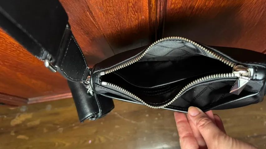 Bolsa Michael Kors Tiracolo Nylon Preta Original com Mini Pouch - Foto 3