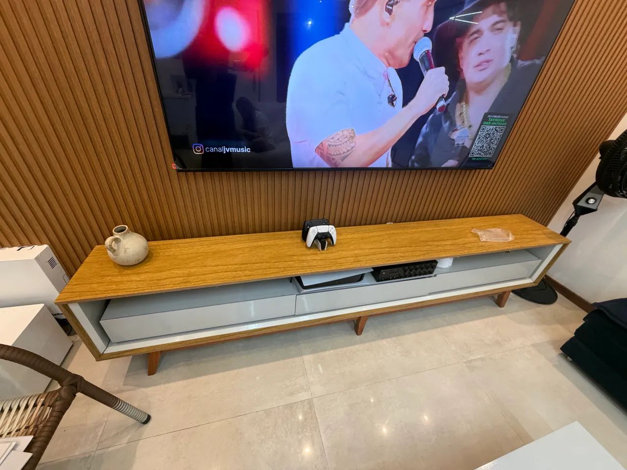 Rack com LED MDF 260CM pés em madeira maciça   - Foto 2