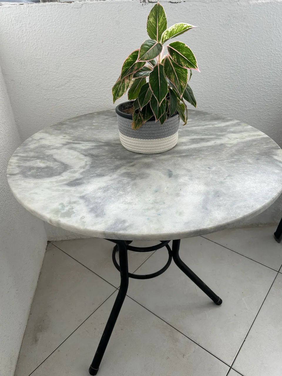 Mesa de janta redonda- Mármore  - Foto 4