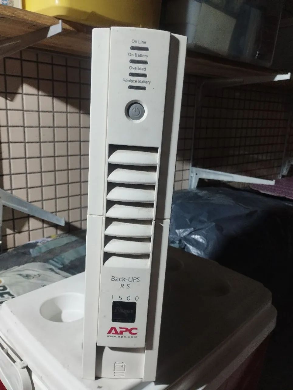 Nobreak APC 1500 RS usado - Foto 2