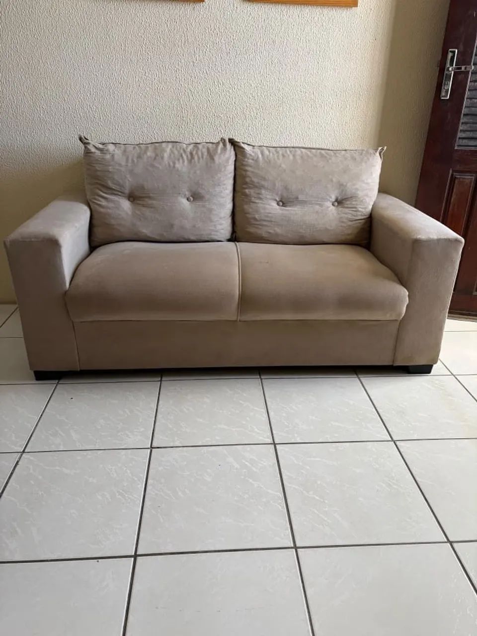 Sofá de lugares.