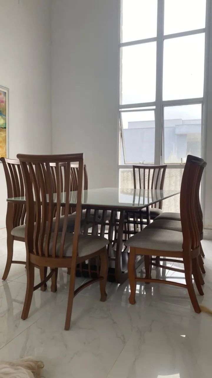 Mesa tampo de vidro branco e madeira 8 lugares 