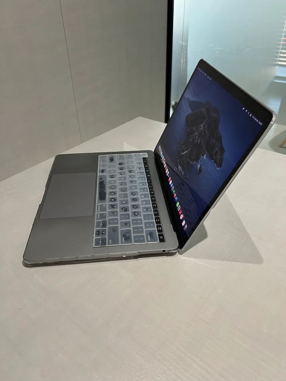 MacBook Pro 13インチ 2017モデル　8GB SSD 256GB Macbook PRO 2017 13″ 256GB SSD 8GB RAM SPACE GRAY (seminovo) – LS
