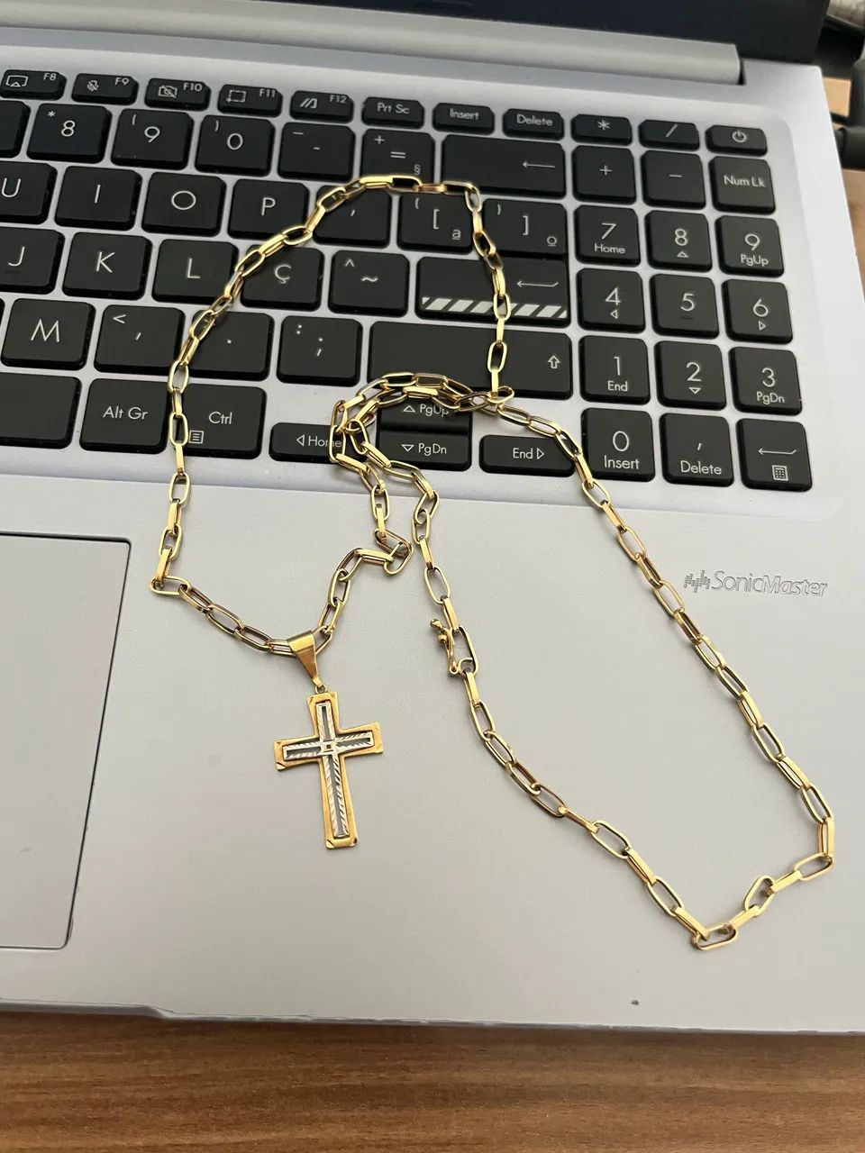Corrente oca com pingente cruz Ouro 18k Nova  - Foto 2