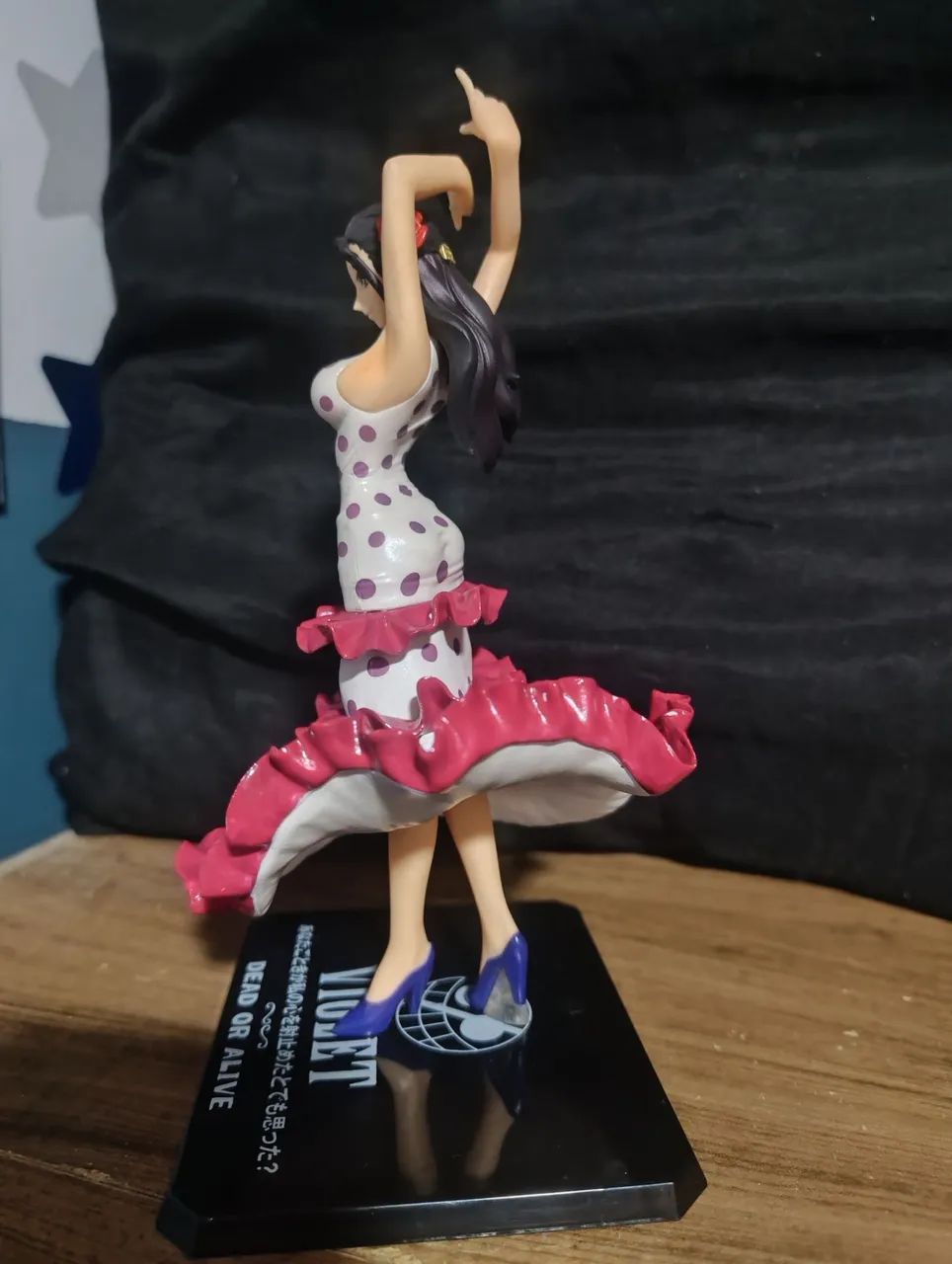 Violet), do anime e mangá One Piece - Foto 2