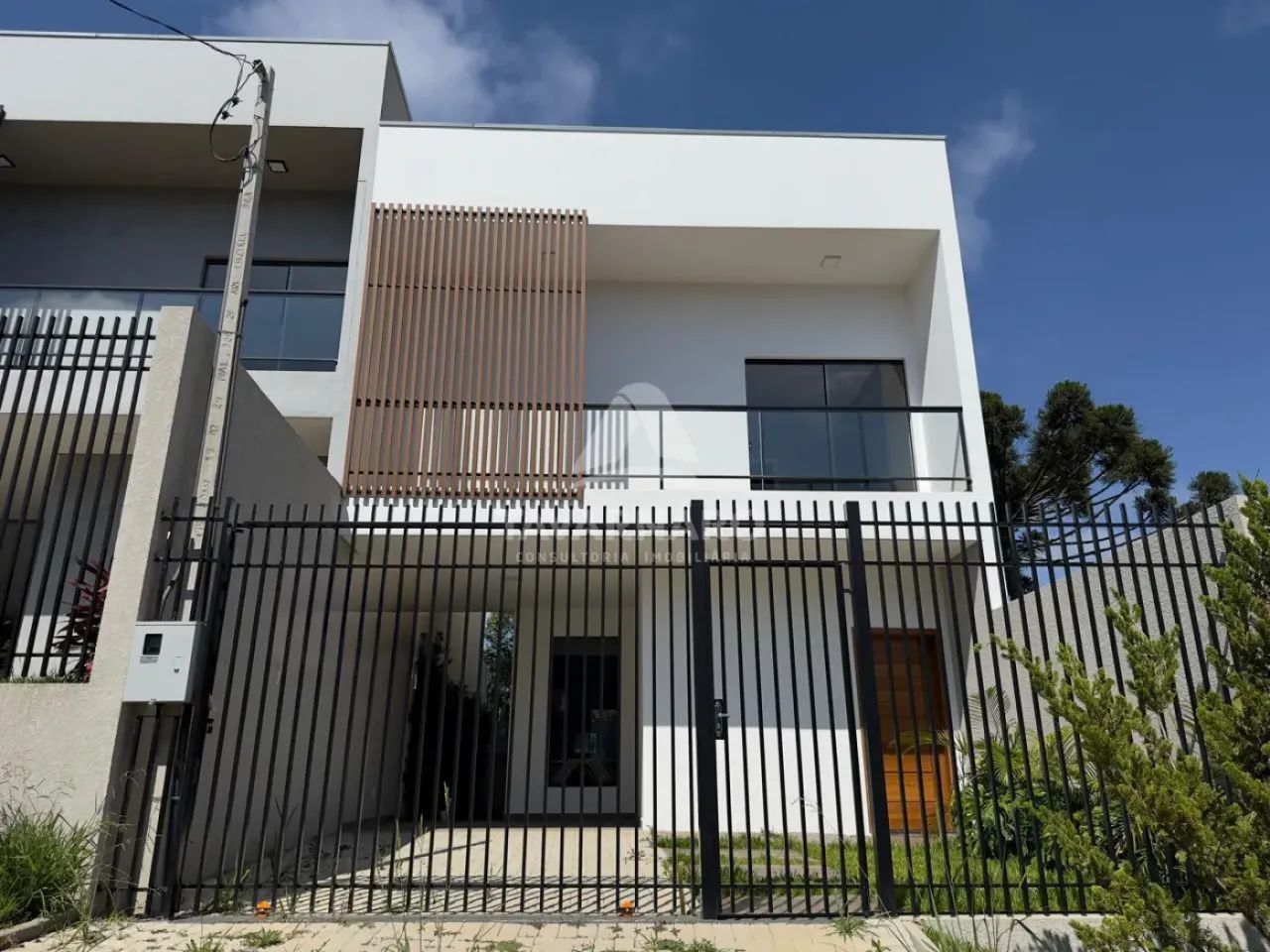 Sofisticação em Cada Detalhe - Sobrado no Bairro Estrela