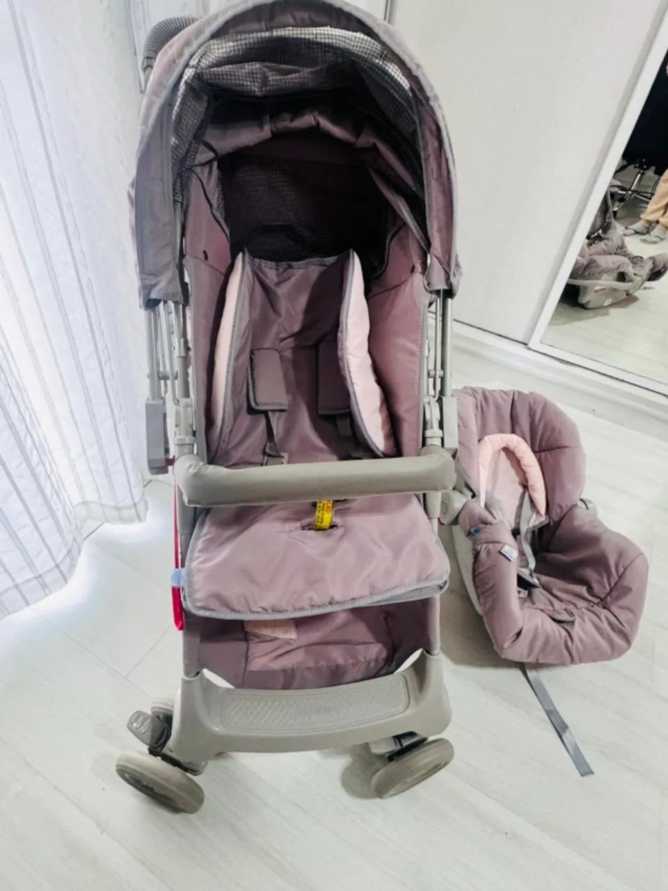 Carrinho de Bebê Galzerano com Bebe Conforto