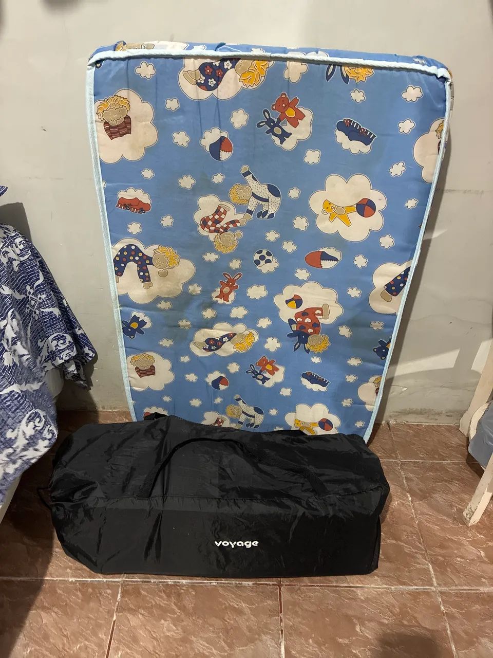 Berço portátil com colchão 