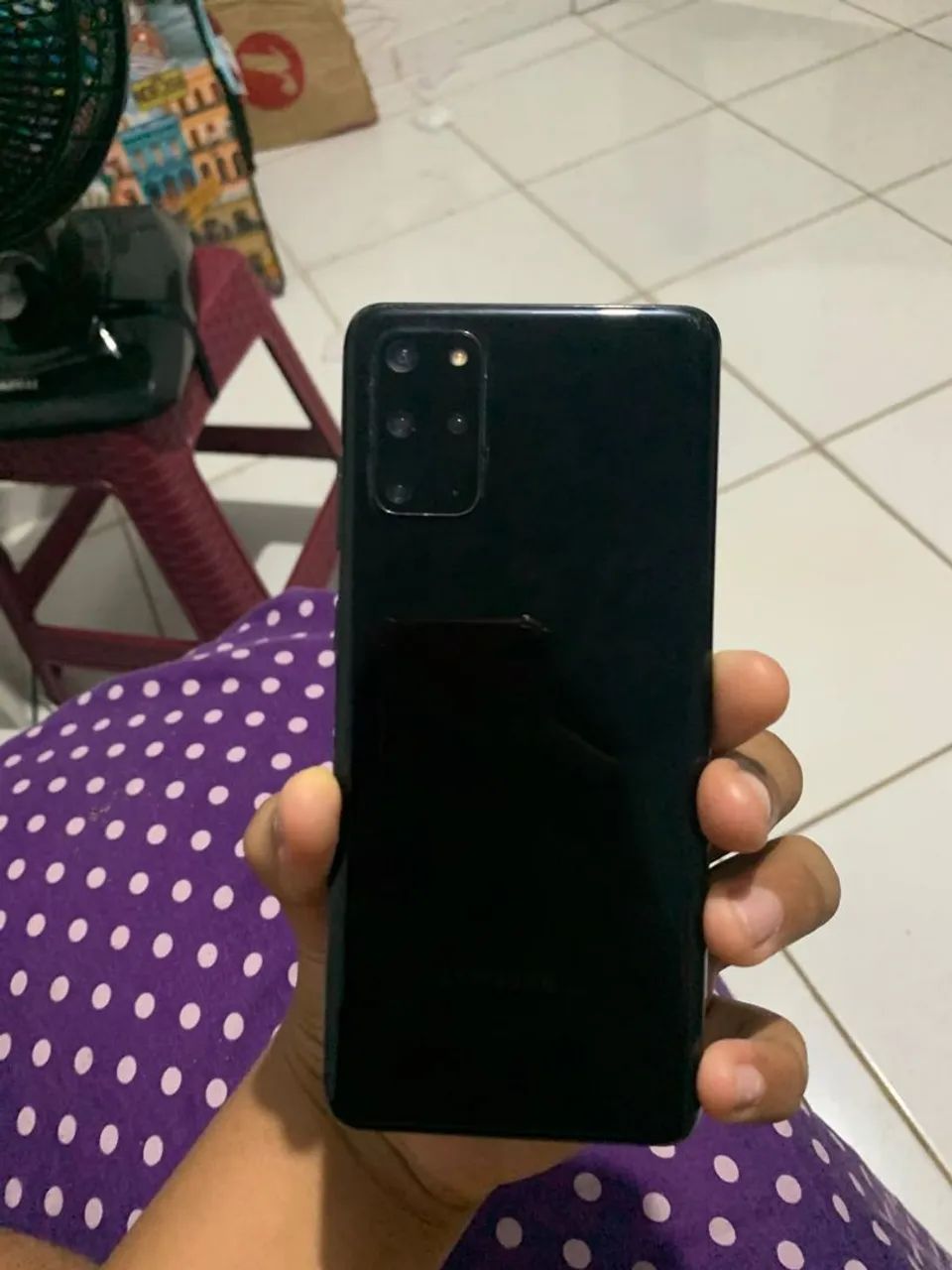 S20+ plus top de linha de 2019 zerado sem trinca e vem com capa e com o cabo sem a fonte - Foto 2