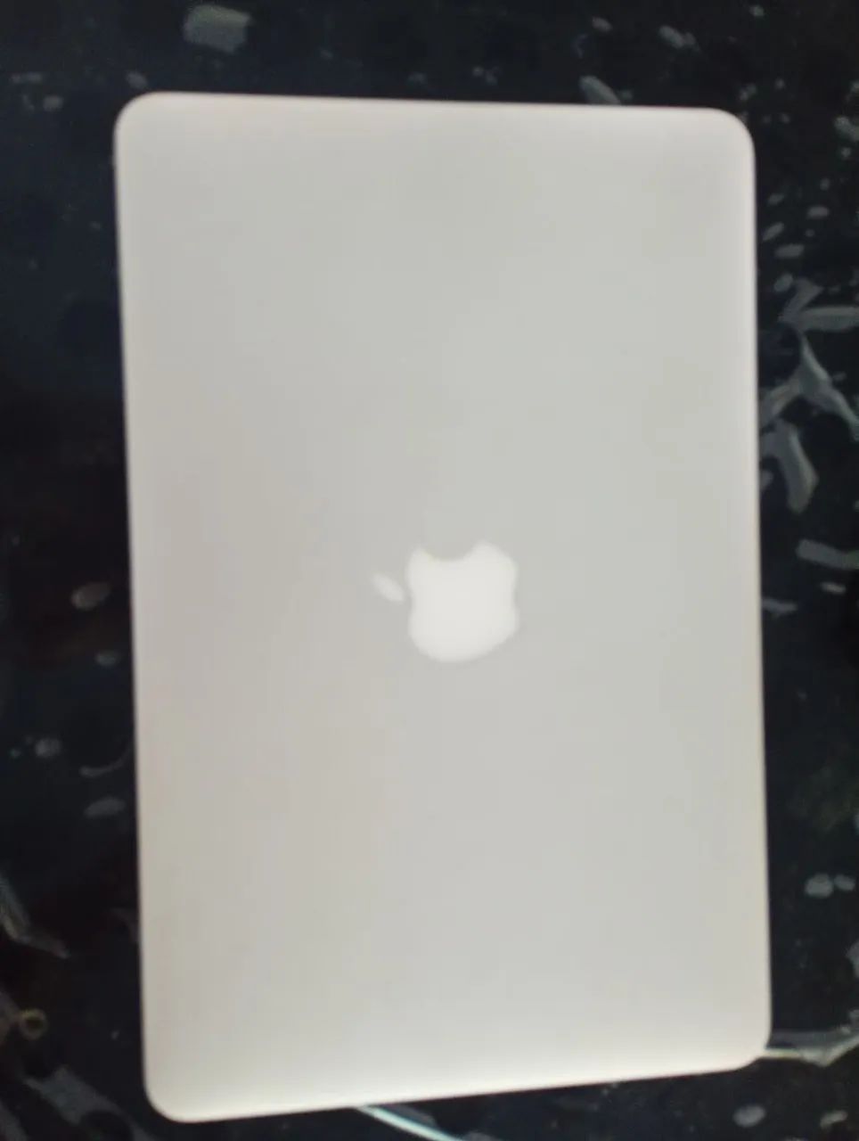 Vendo MacBook perfeito.. super bem conservado 