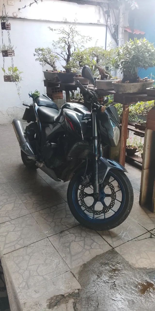 Troco por XRE 