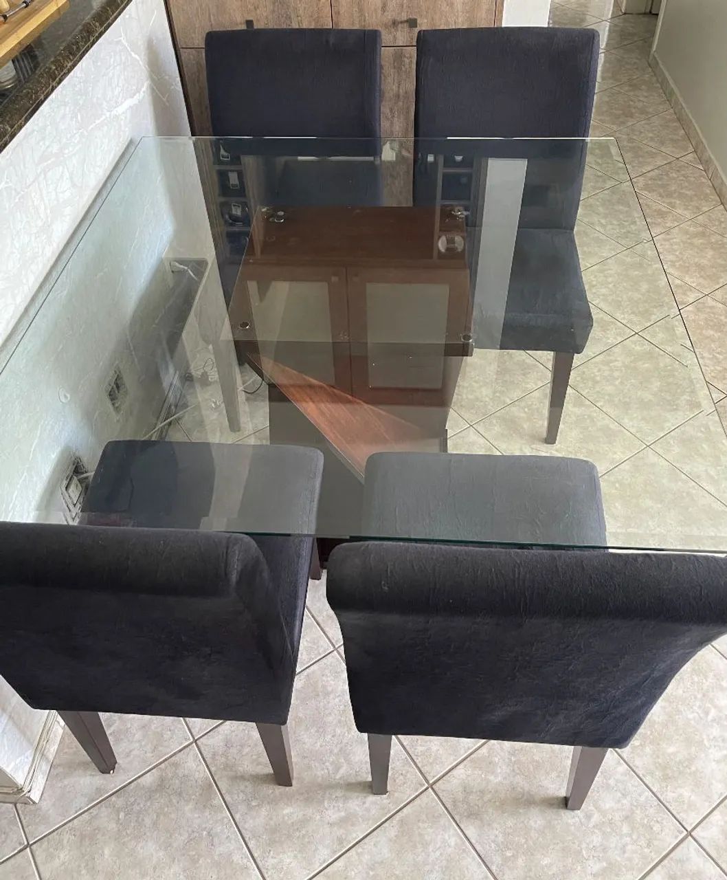 Mesa com 4 cadeiras 