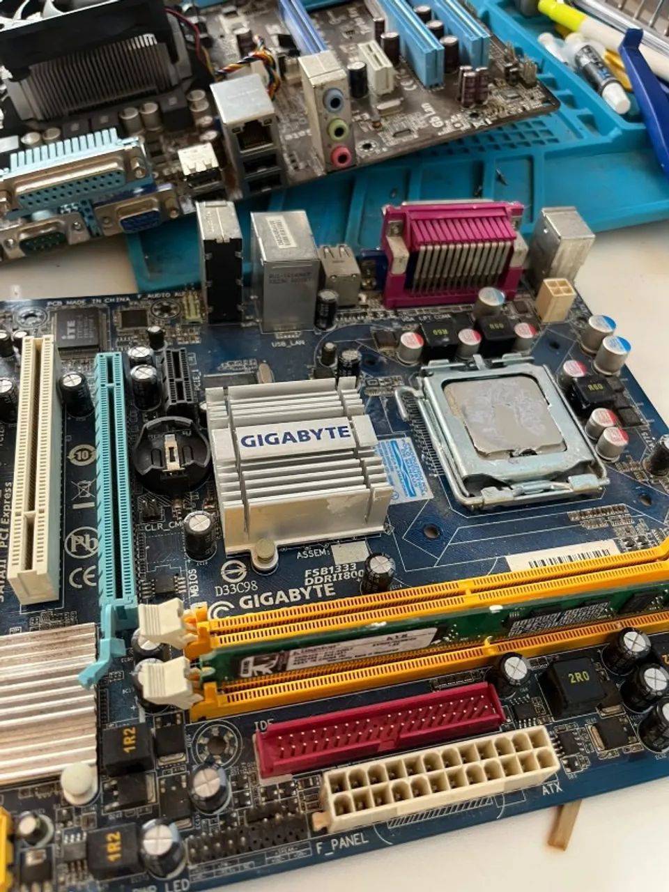 2 Placas-Mãe Antigas ASUS + GIGABYTE | AMD + Intel | Lote - Foto 2