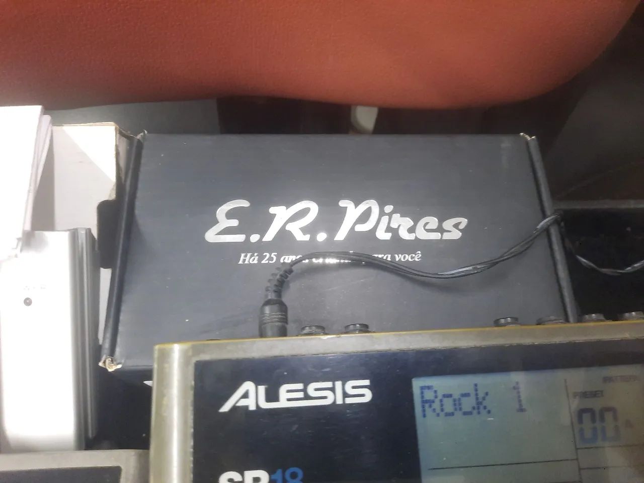 Bateria eletrônica  Alesis SR 18 - Foto 4