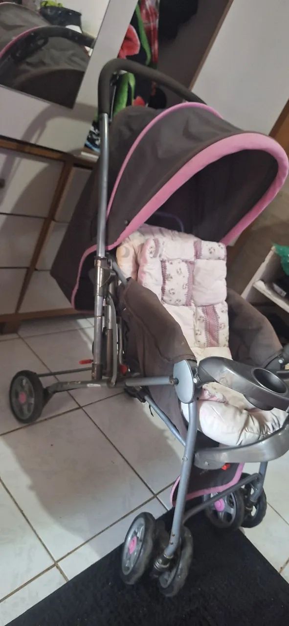 Carrinho de bebê cosco rosa - Foto 2