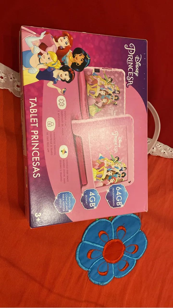 Vendo tablet das princesas semi novo 