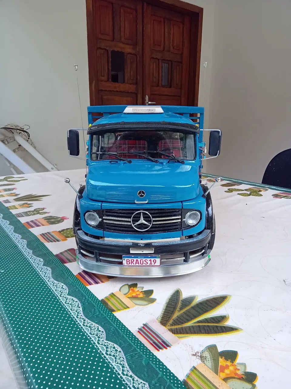 Miniatura mercedes scala 1.14