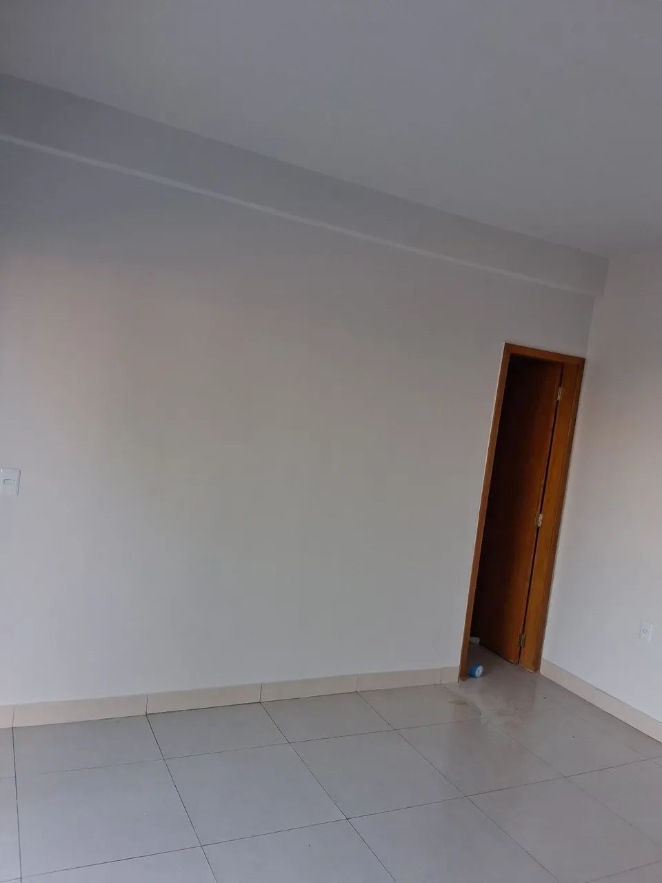 *  ALUGA-SE SALA COMERCIAL - Foto 2