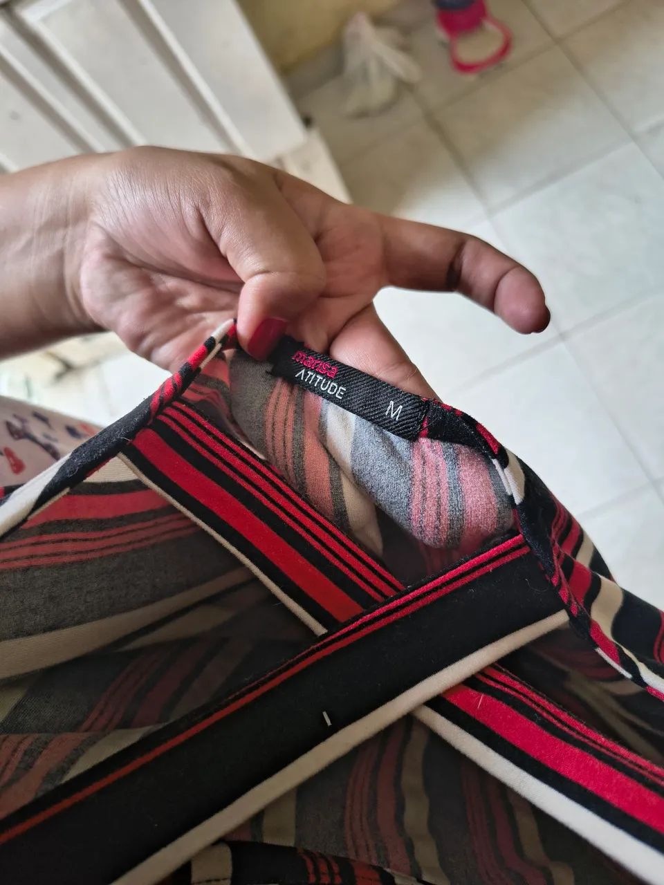 Vestido listrado com manga - Foto 5