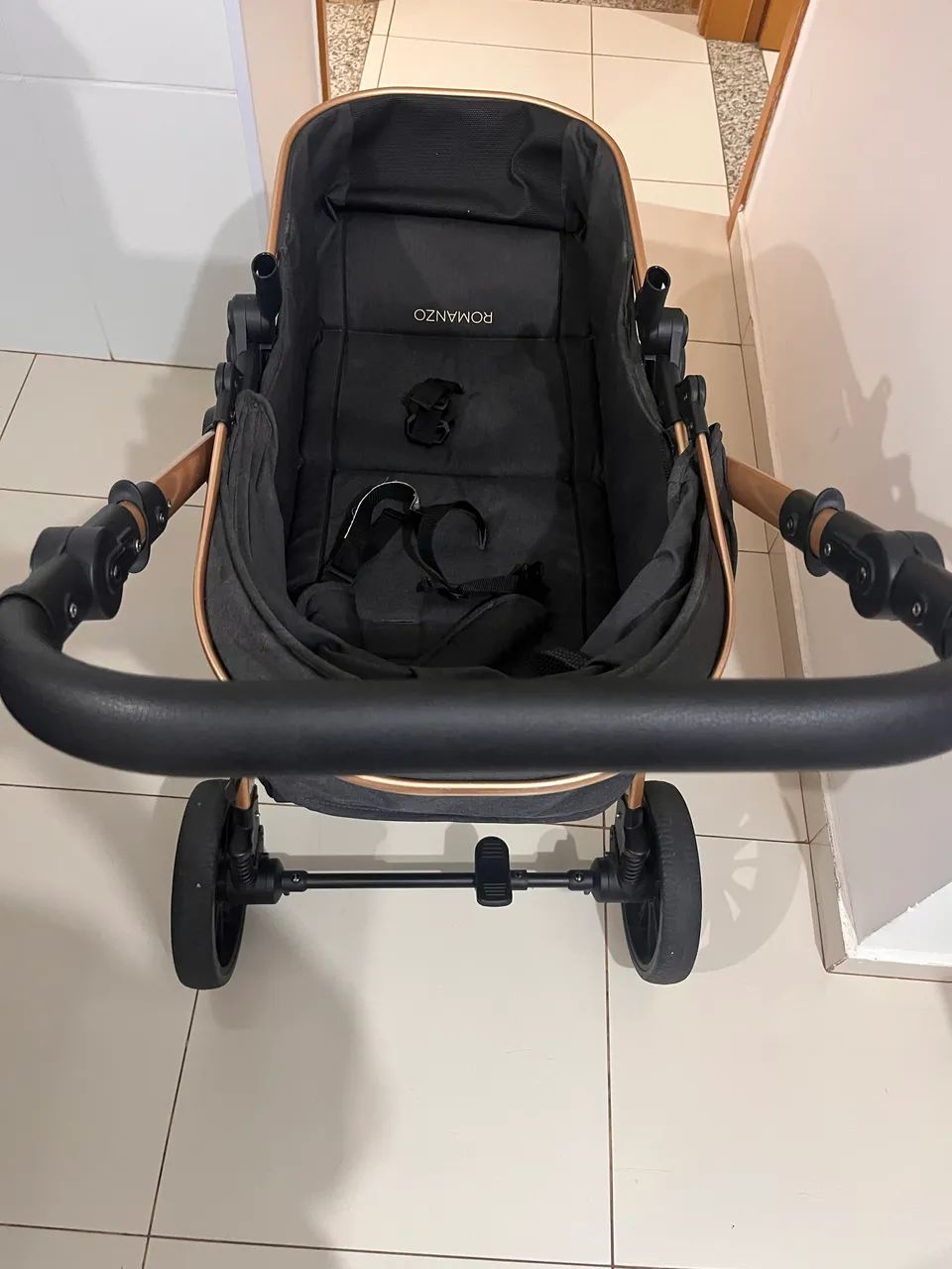 Vendo carrinho de BB , seminovo e reforçado  - Foto 5