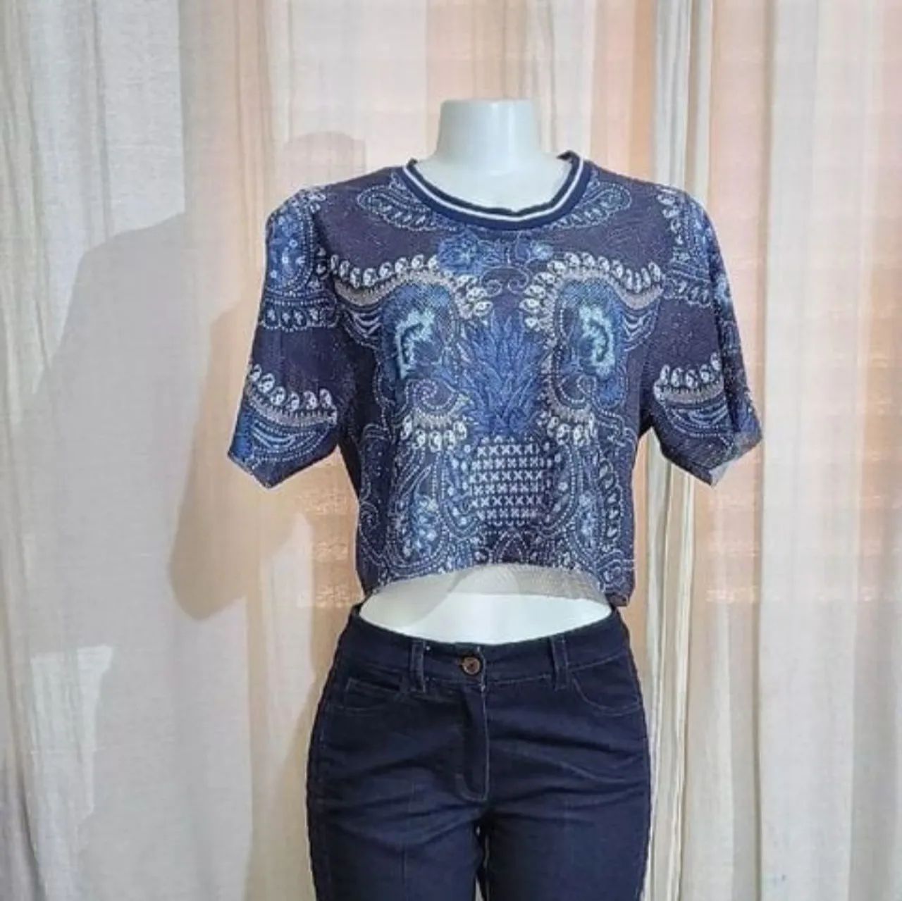 Blusinha cropped farm azul floral estampada tam M