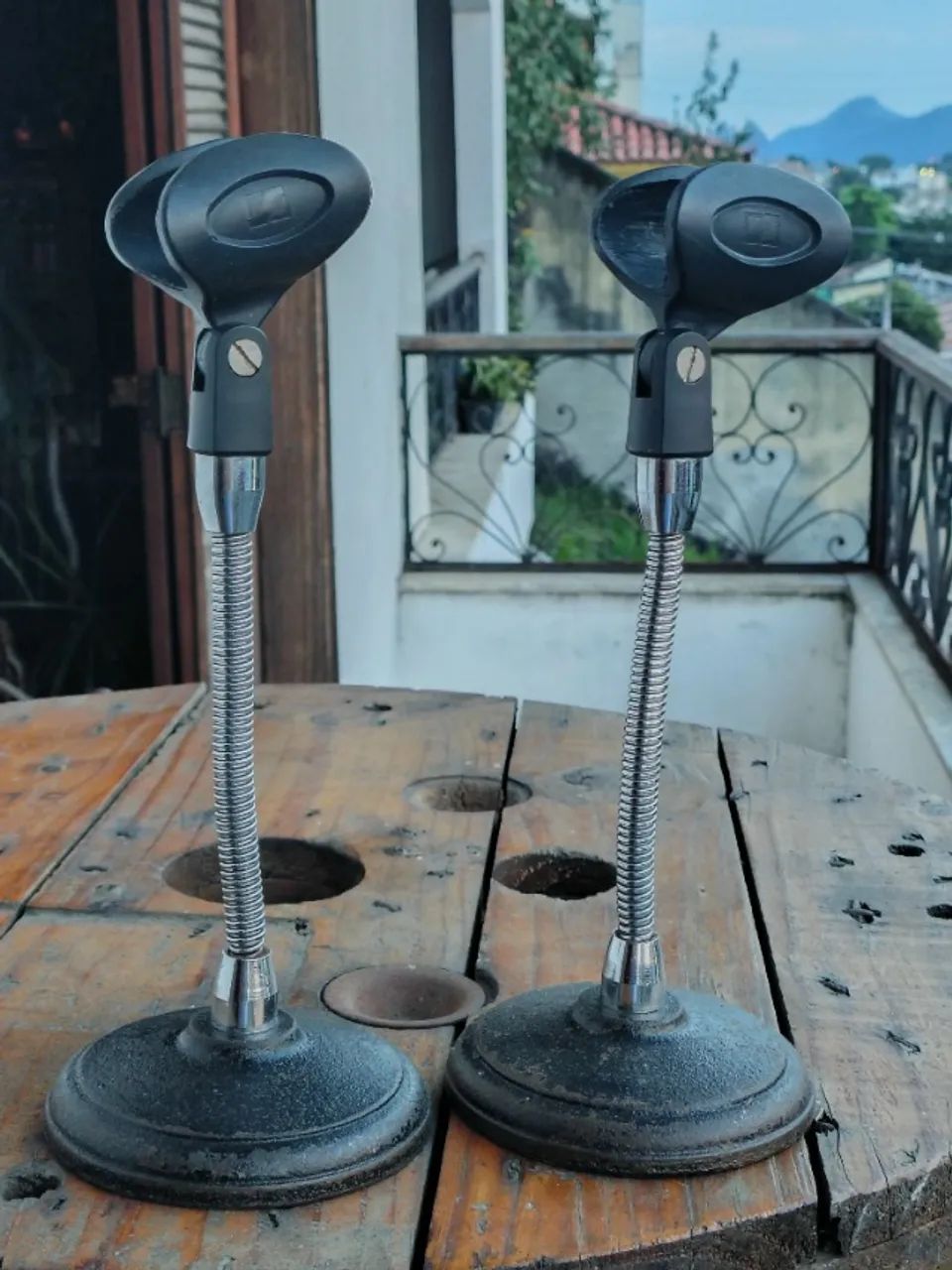 Pedestal de microfone cachimbo Sennheiser 