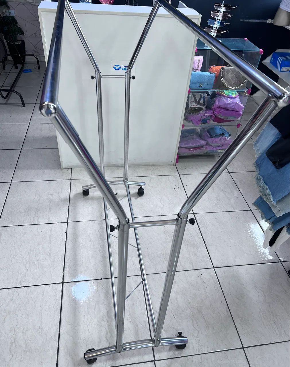 Arara de roupa  - Foto 2