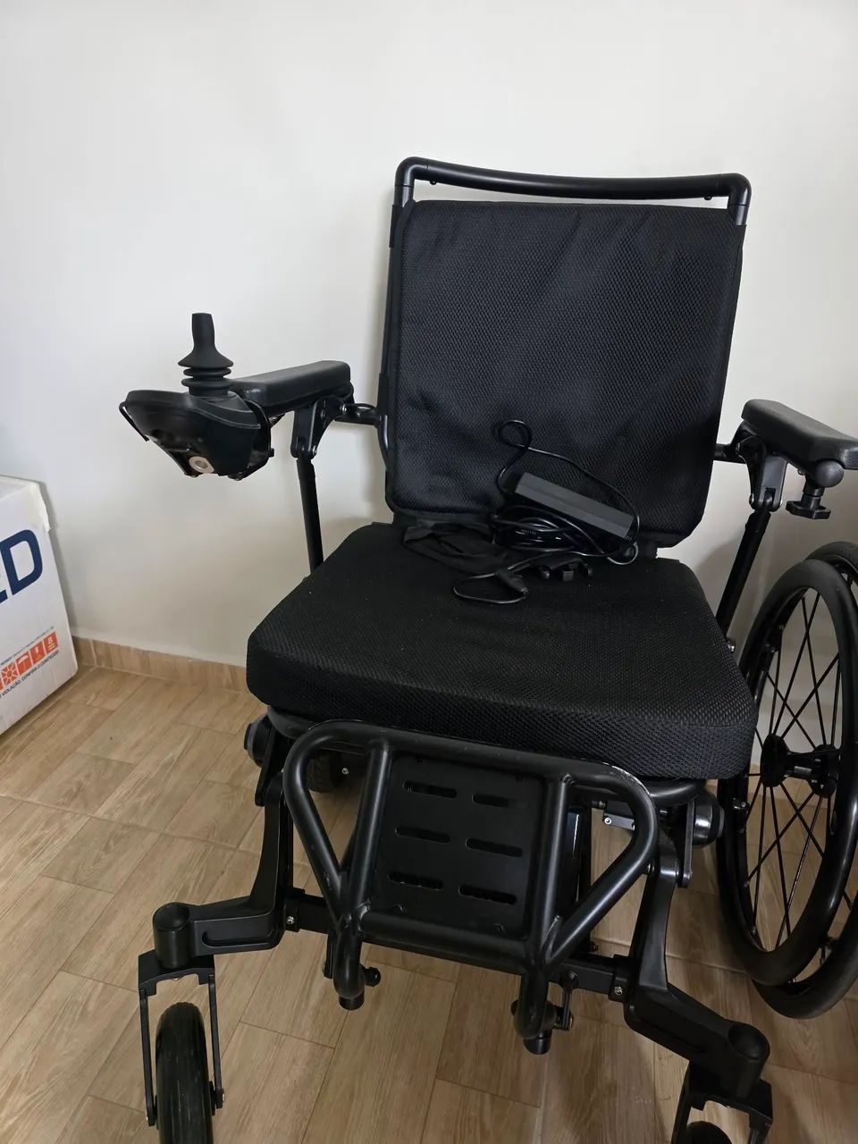 Cadeira de rodas power lite  - Foto 4