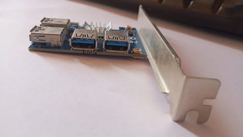 ADAPTADOR DE USB PCI-E 4 PORTAS