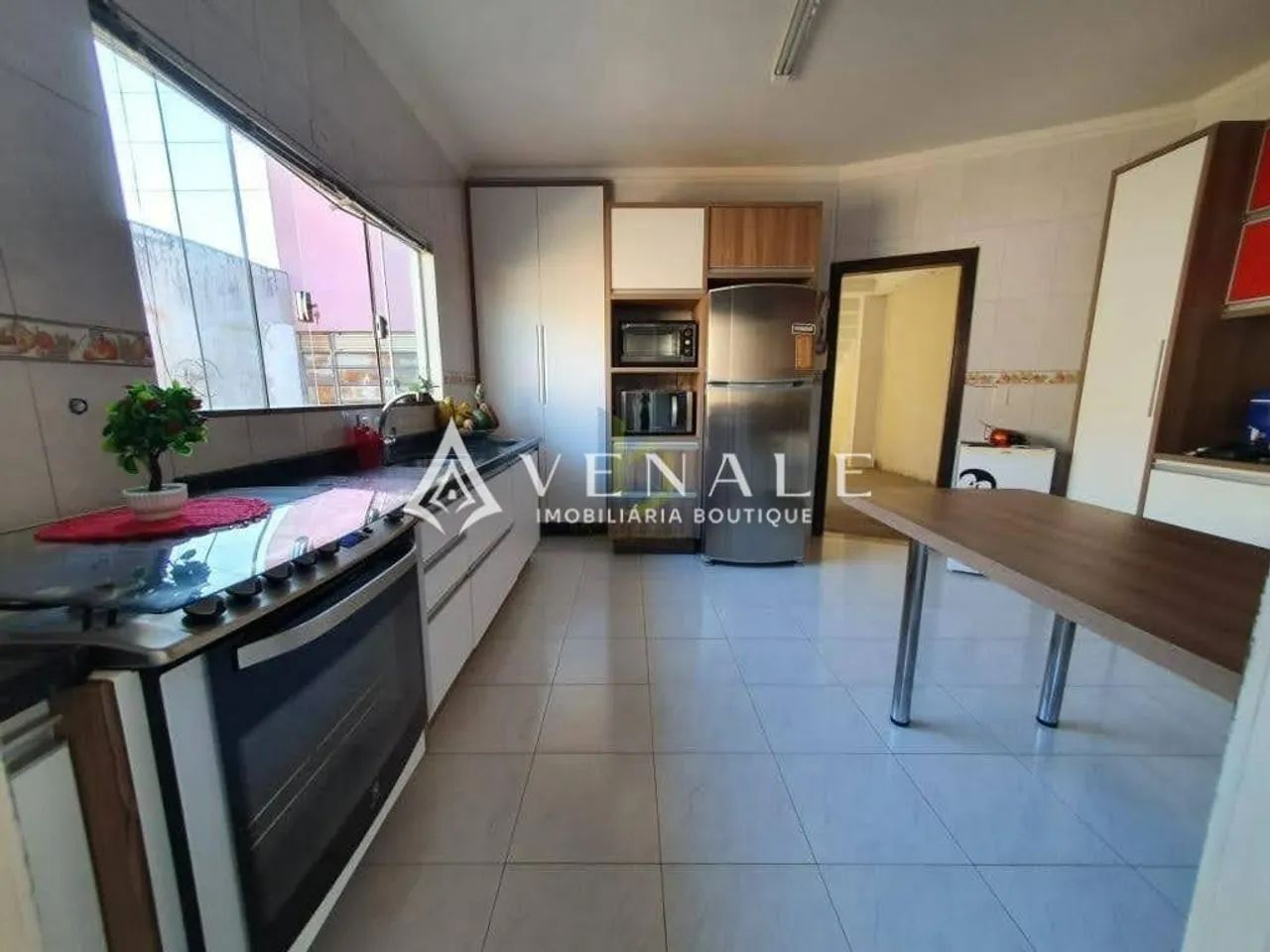 Casa à venda em Maringá, Vila Marumby, com 3 suítes, com 220 m² - Foto 4