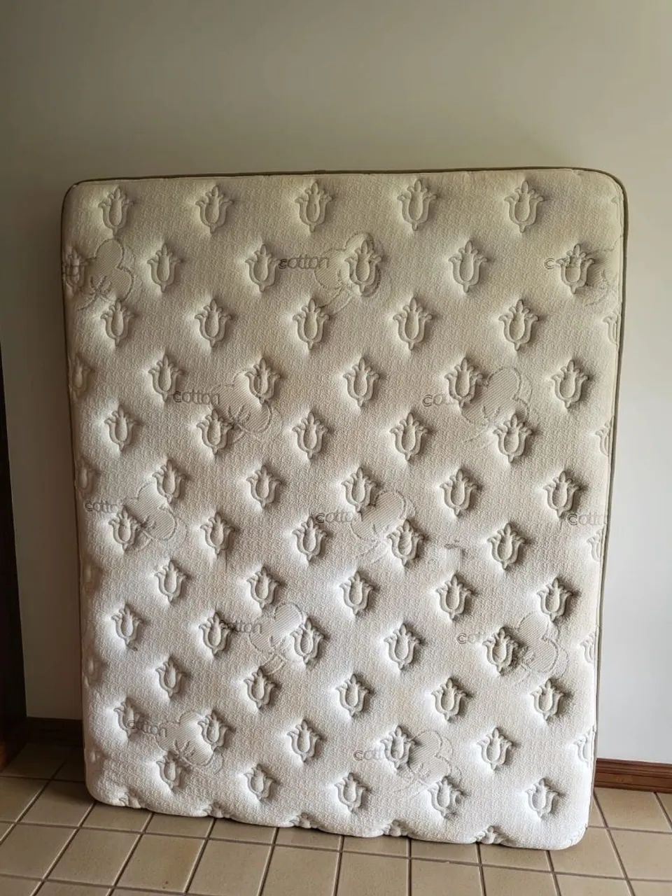 Colchão Simmons linha Barcelona