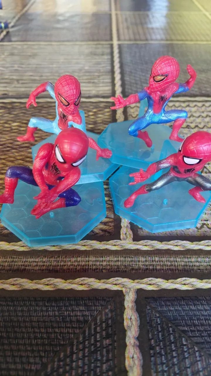 Bonecos Homem Aranha