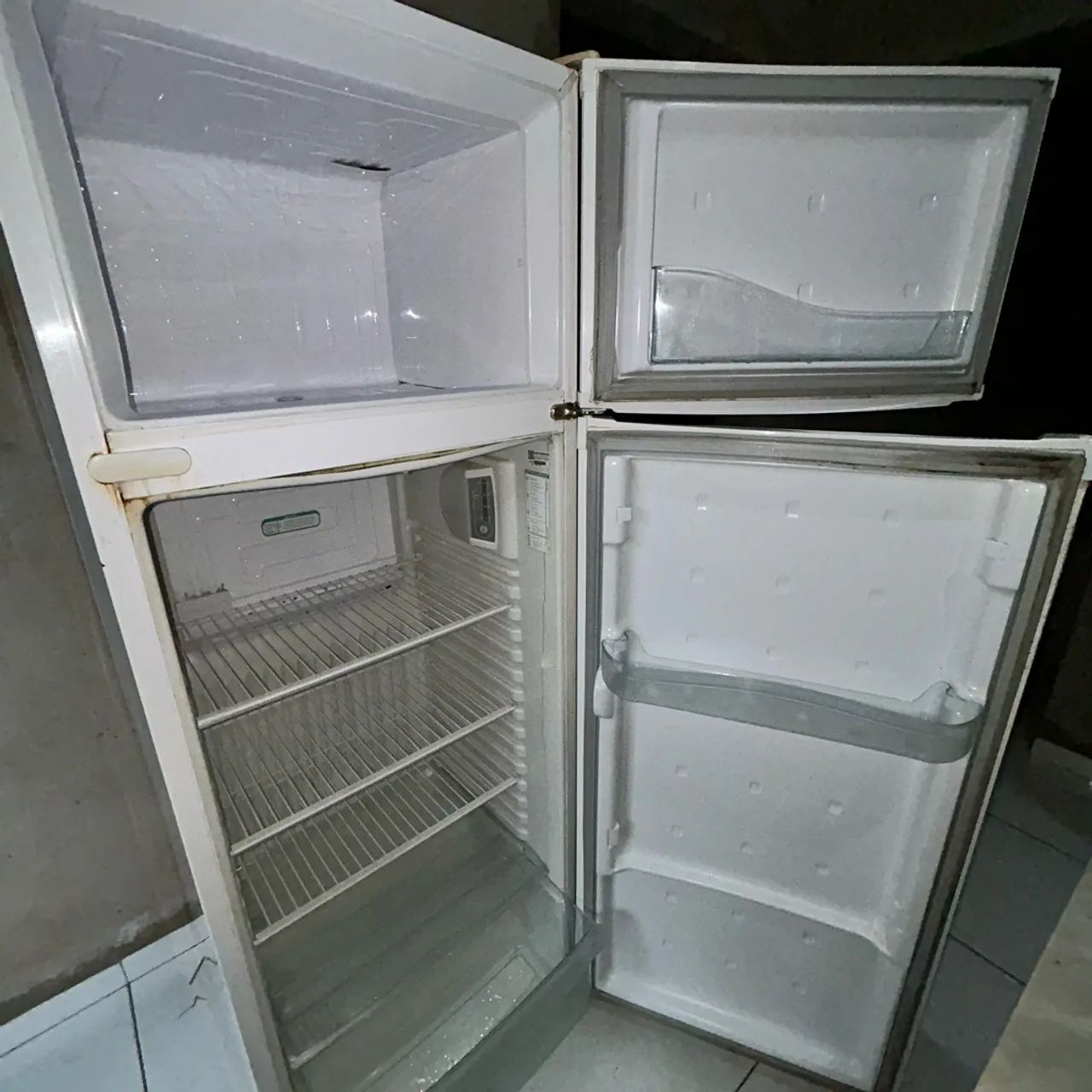 Geladeira Consul duplex branca, modelo CRD36GBBNA00 - Foto 2