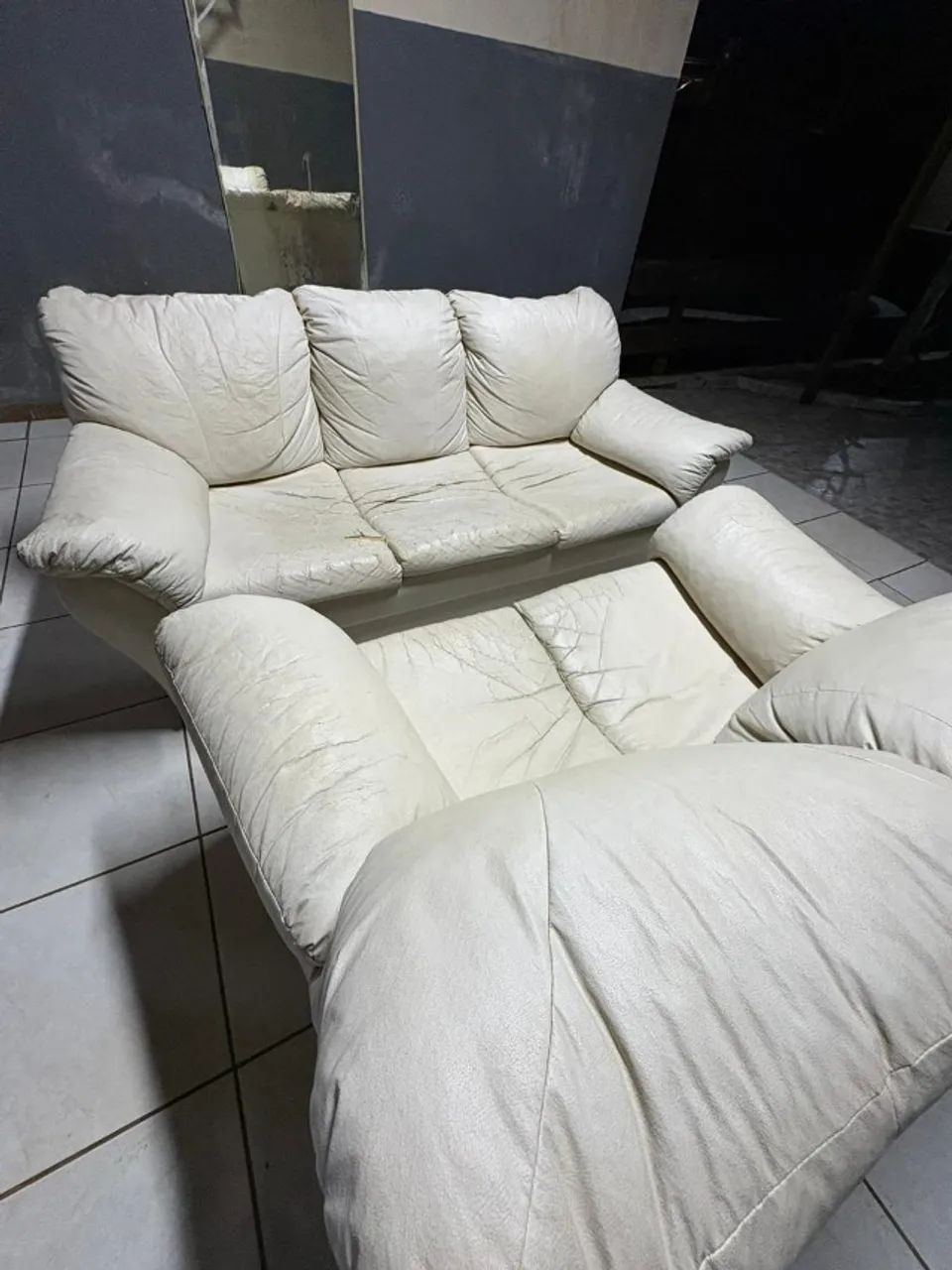 Conjunto de sofá bege usado - Foto 5