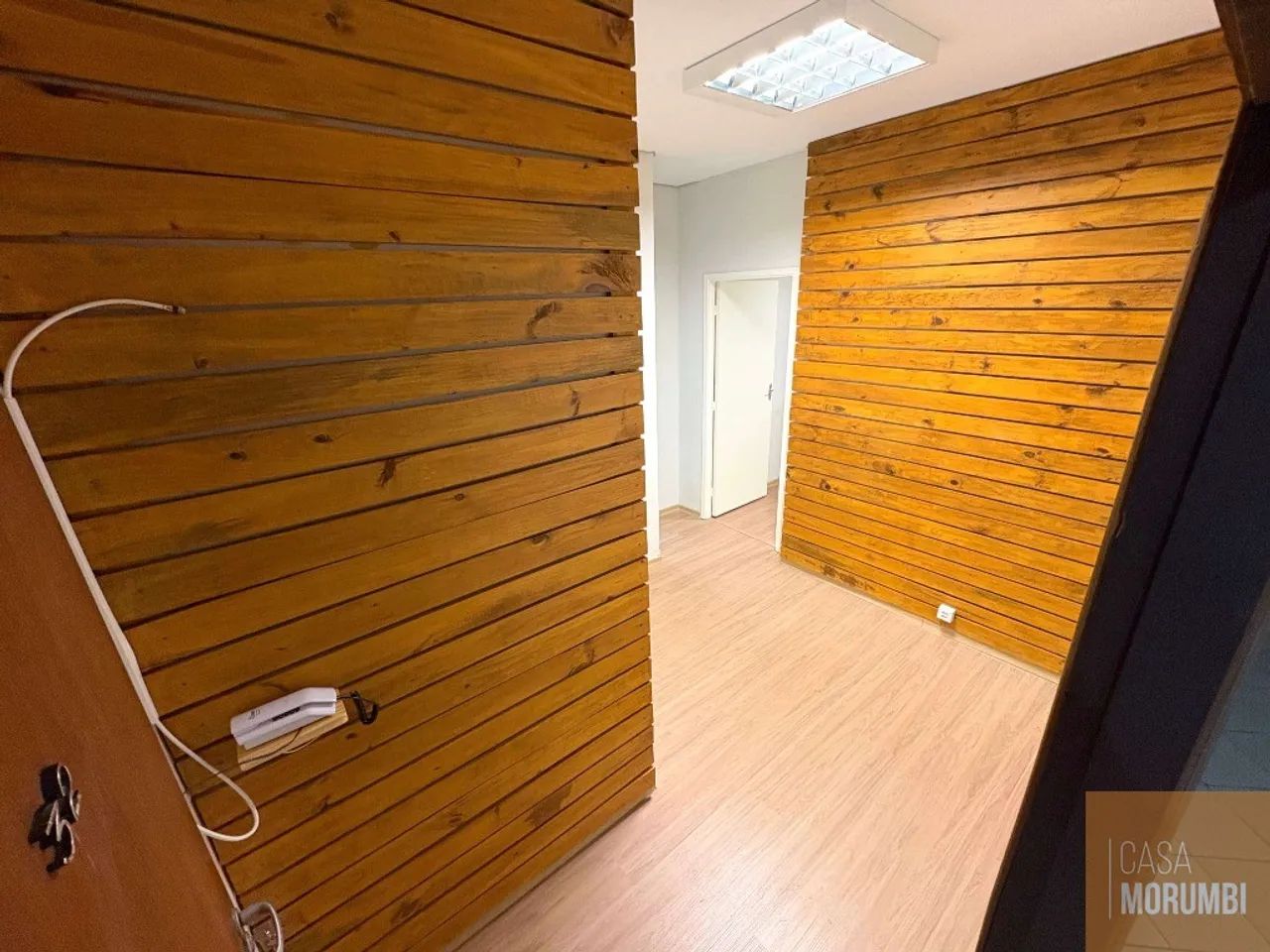 LOCAÇÃO - SALA COMERCIAL PRÓXIMO AO PORTAL DO MORUMBI COM 30m², 01 VAGA. - Foto 2